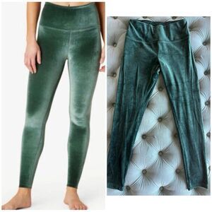 Time & Tru Pair Women's High Rise Fitted Velvet Leggings Green Size Small (4-6)